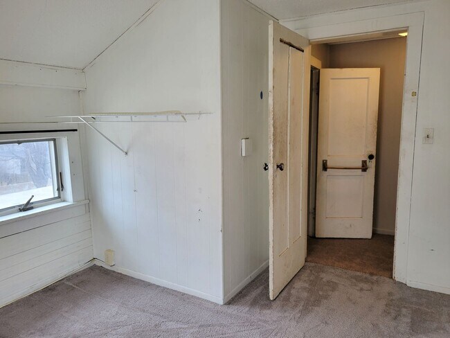 Building Photo - 2 Bedroom Duplex