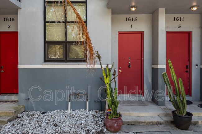 Primary Photo - 1615 E fifth Ave