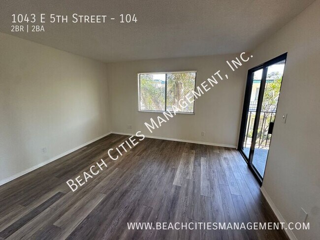 Building Photo - 1043 E 5th St