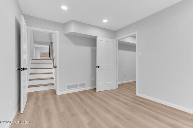 Building Photo - 190 Spruce St
