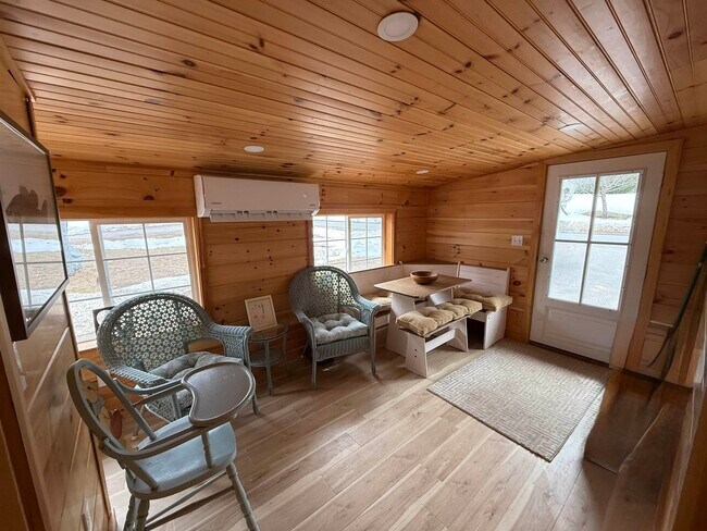 Building Photo - 111 Pendleton Rd