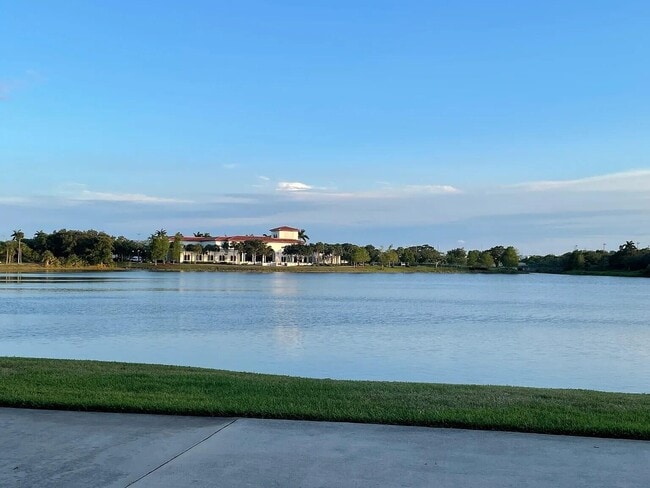 Building Photo - 1428 NW 50th Dr