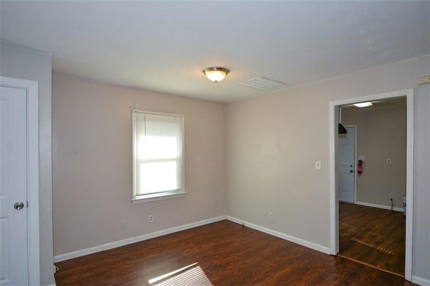 Building Photo - 2259 Nelms Dr SW