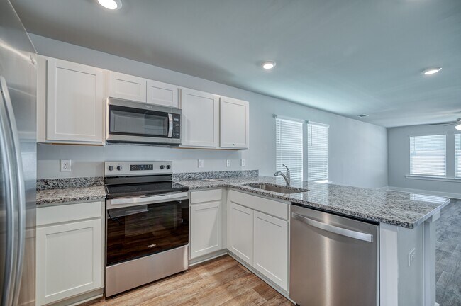 Building Photo - 109 S Grassland Rd