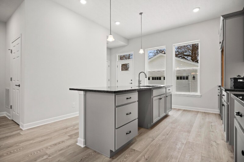 Building Photo - 2273 E 100th St