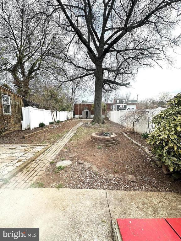 Building Photo - 144 Beech St