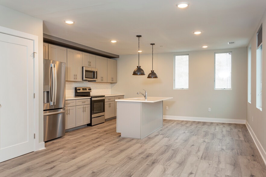 Building Photo - 200 South St