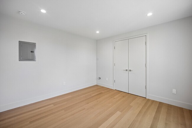 Building Photo - 75 Midland Ave