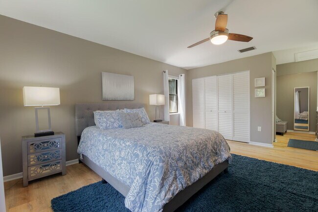 Building Photo - 13115 Belhaven Ct
