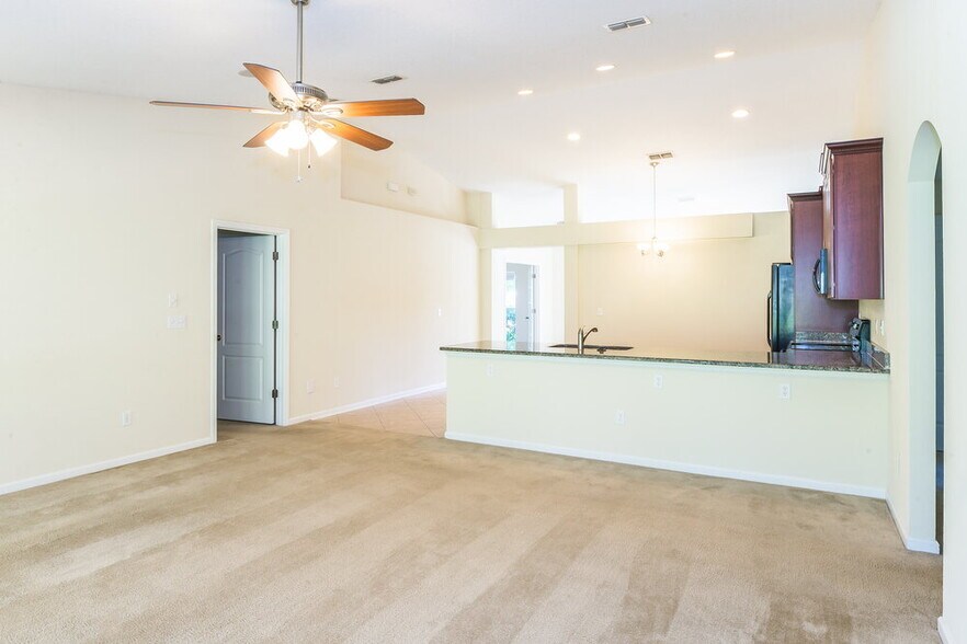 Building Photo - 4143 Sherman Hills Pkwy W
