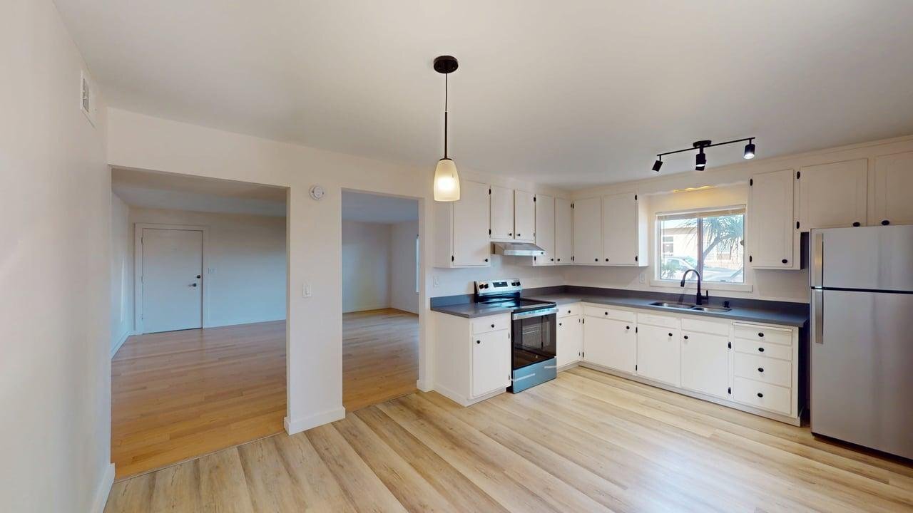 Building Photo - 1529 St Charles St