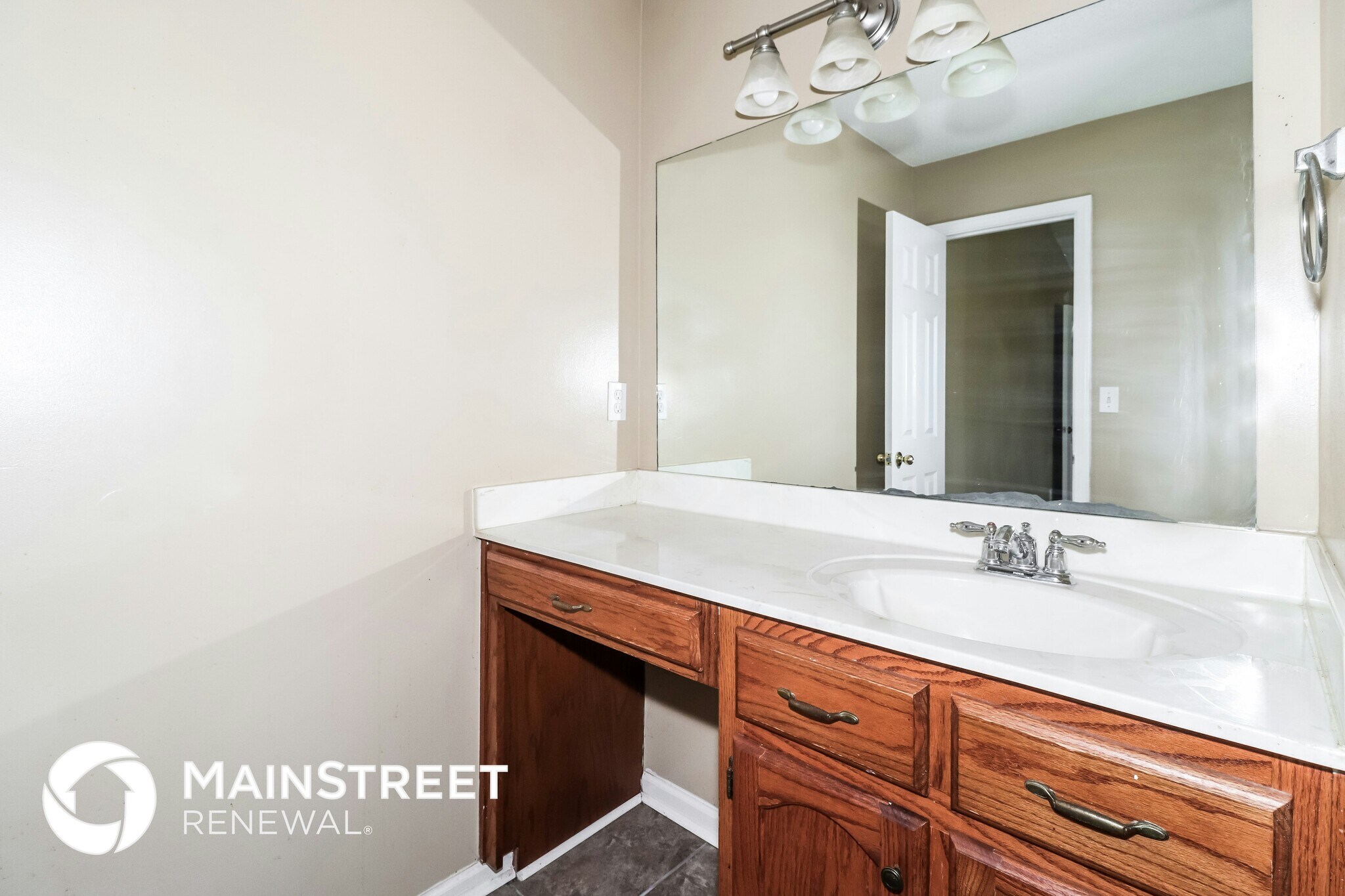 Building Photo - 6677 Kentbrook Dr