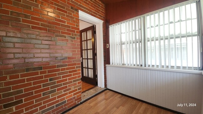 Building Photo - 6328 Sutherland Ave