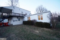 Building Photo - 215 W Summit St