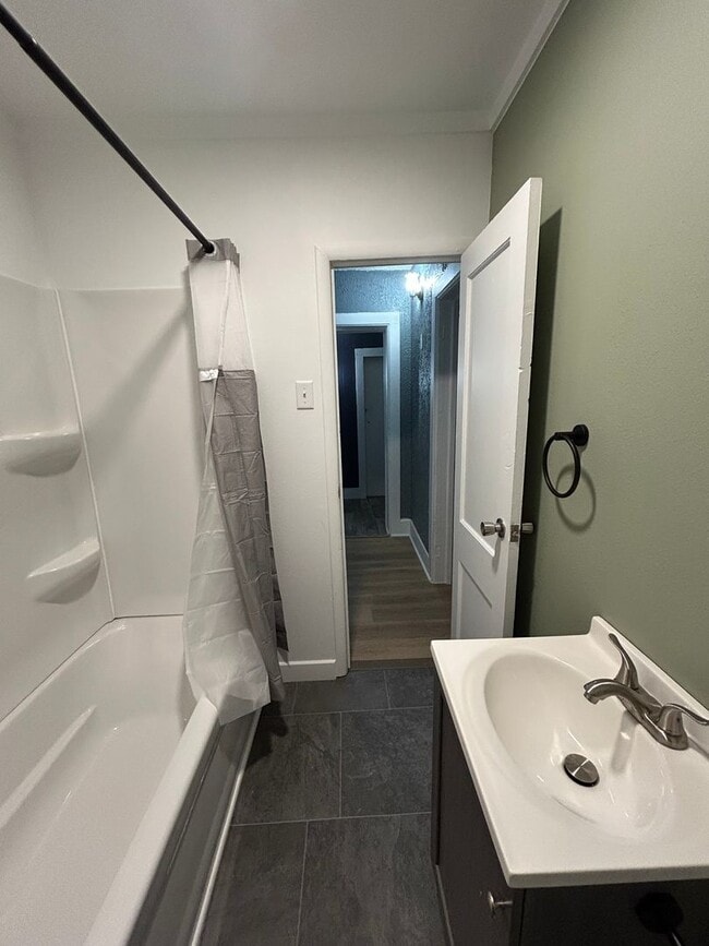 Building Photo - Unique 3-Bedroom, 2-Bathroom Home with Mother-In-Law Suite – $1,600/Month