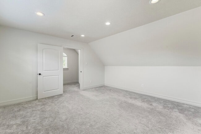 Building Photo - 170 Gilmer St