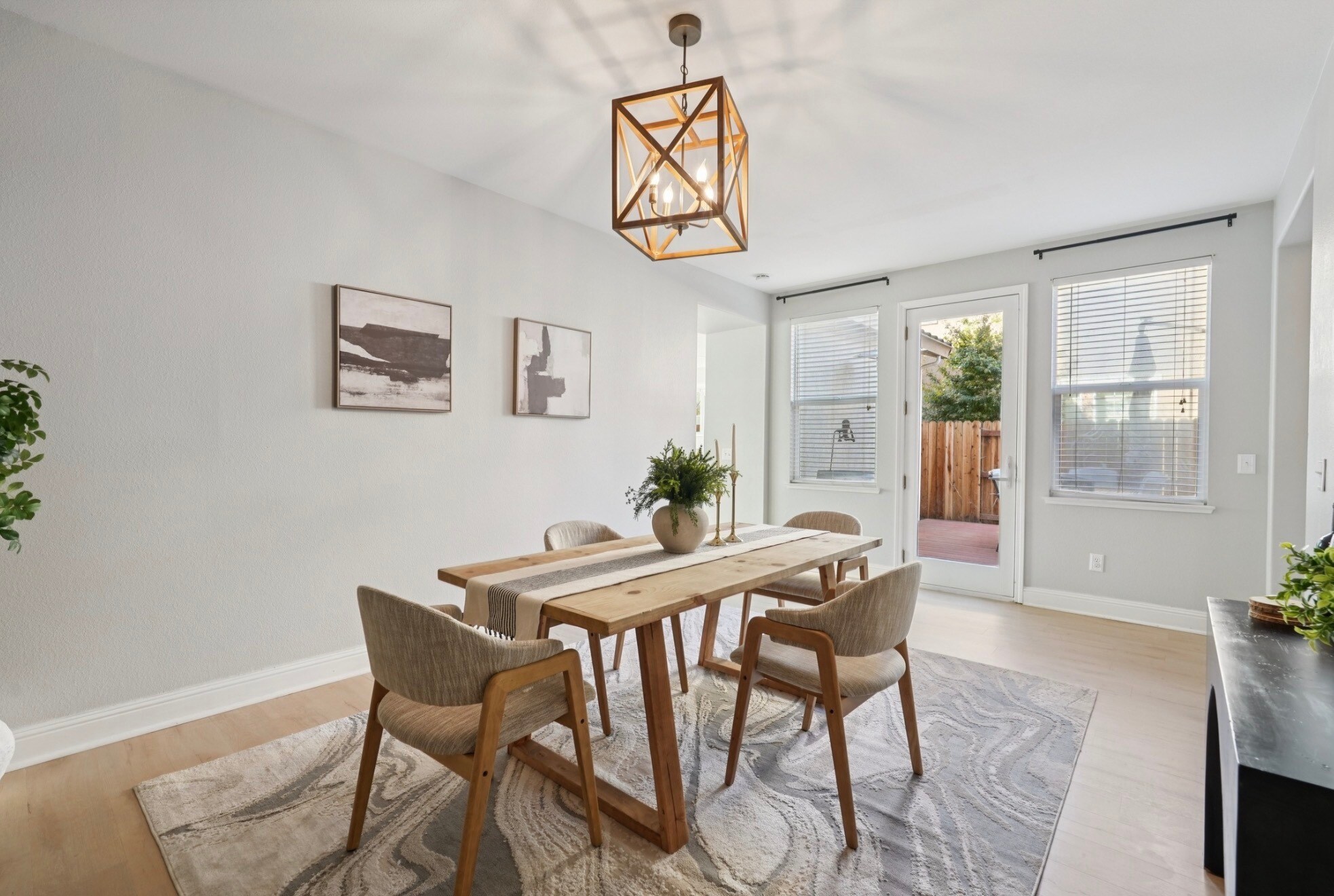 Building Photo - 2070 Katnich Ln