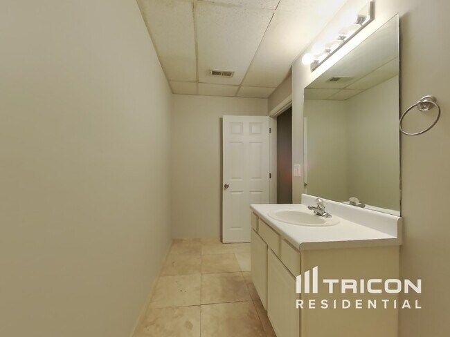 Building Photo - 7437 Mason Falls Ct