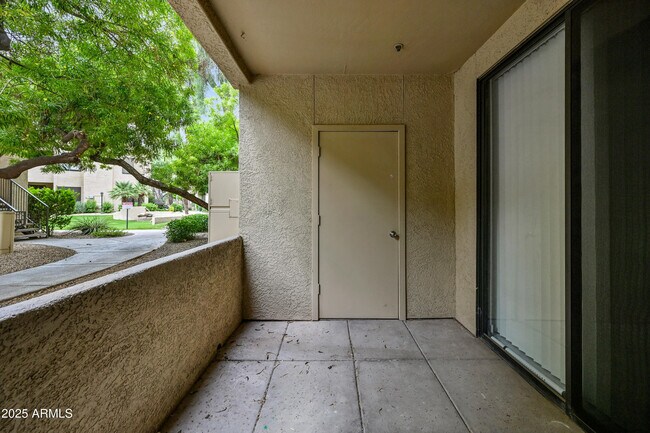 Building Photo - 4925 E Desert Cove Ave