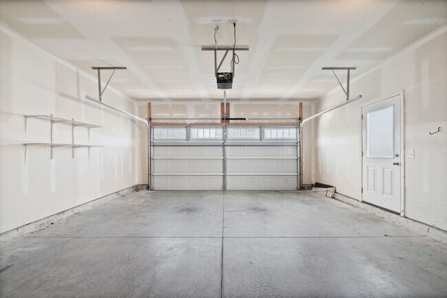 Building Photo - NOW RENT READY