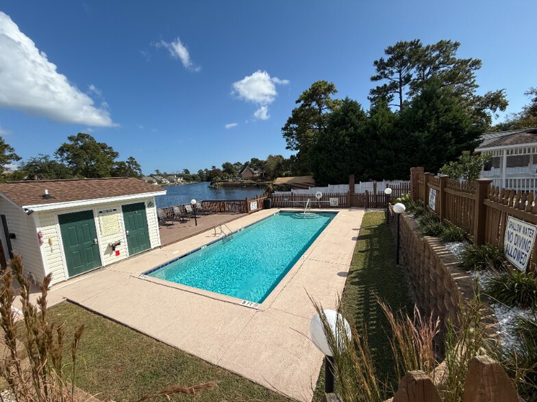 Building Photo - 512 Lake Shore Dr