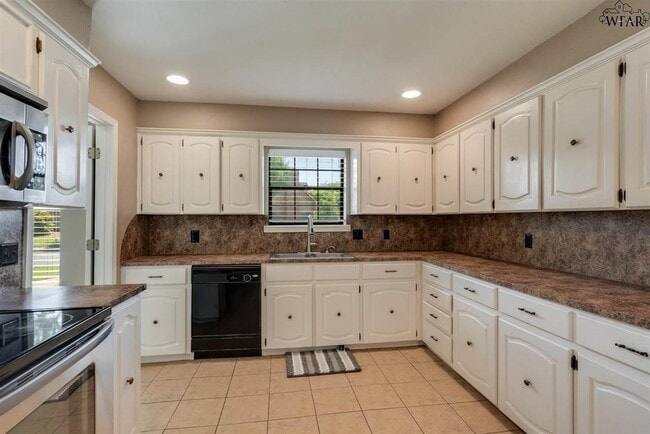 Building Photo - 4301 Shady Ln