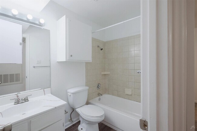 Building Photo - 2323 Wells Branch Pkwy