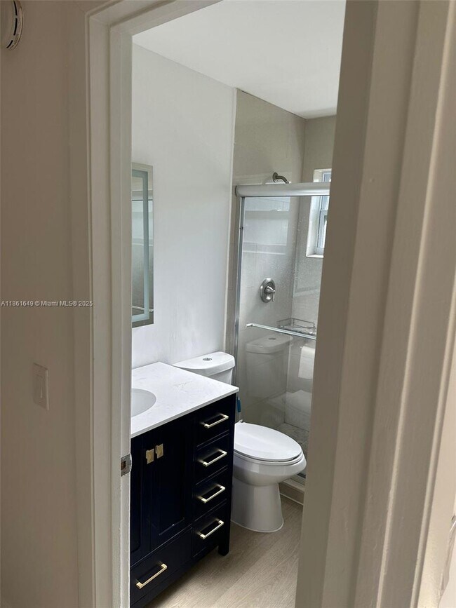 Building Photo - 2450 SW 85th Ave