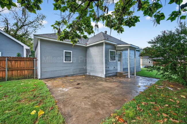 Building Photo - 103 W South St