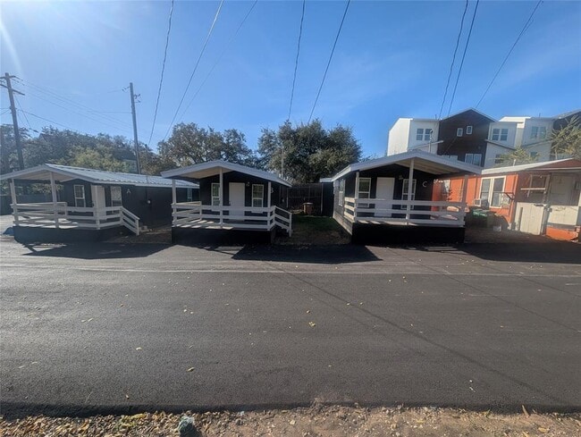 Building Photo - 3019 E 12th St