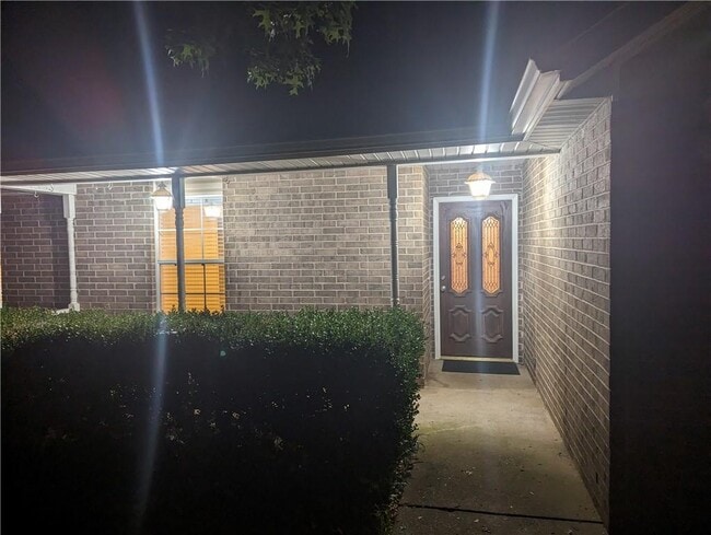 Building Photo - 3053 Setter St