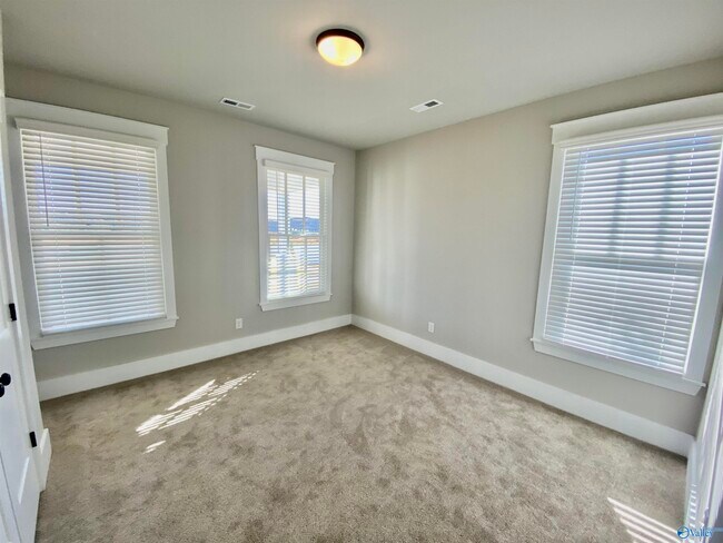 Building Photo - 343 Hay Rake Dr