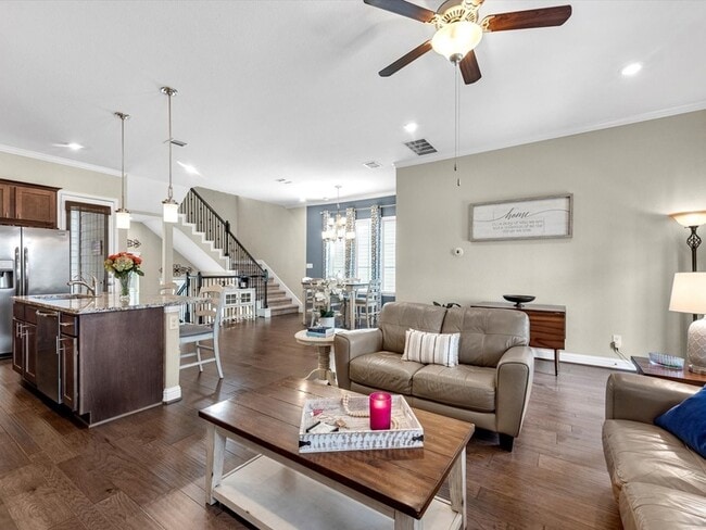 Building Photo - 1762 Sierra Crest Dr