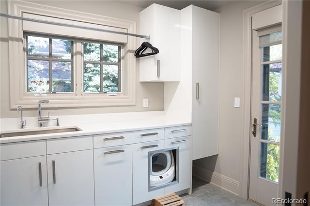 Building Photo - 190 S Glencoe St