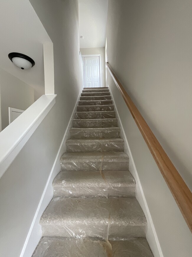 Building Photo - 1015 W C St