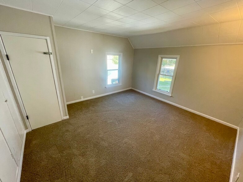 Building Photo - 175 W Moore St