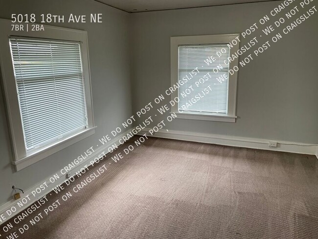 Building Photo - 7 bedroom 2 bath UW House - Free November ...