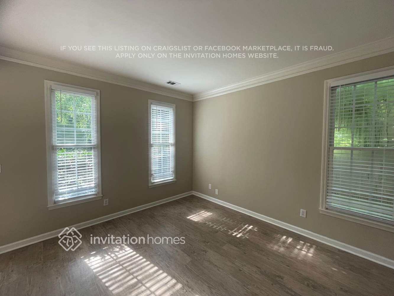 Building Photo - 3843 Laurel Dr NW