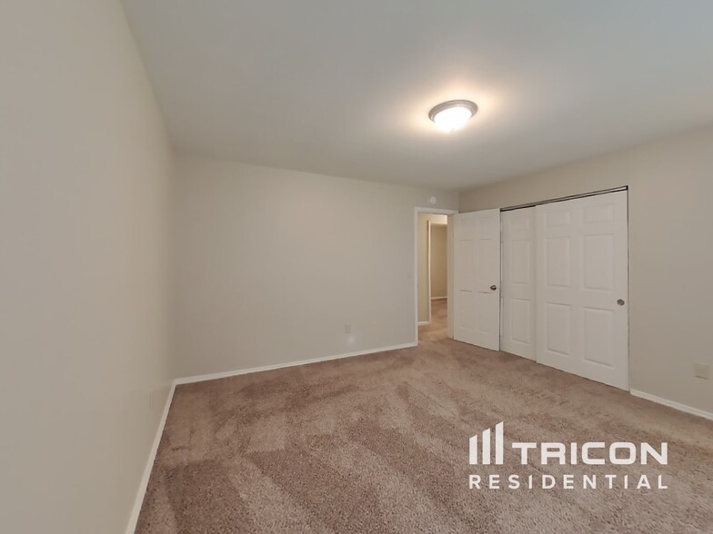 Building Photo - 2773 Fox Pointe Dr