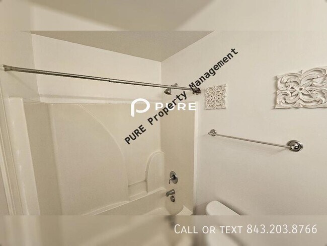 Building Photo - 3 bedroom N. CHS LAKE VIEW AVAILABLE NOW!!!