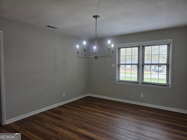 Building Photo - 103 W 15th St