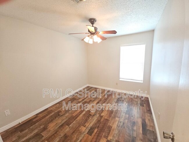 Building Photo - 3535 Southwind Dr