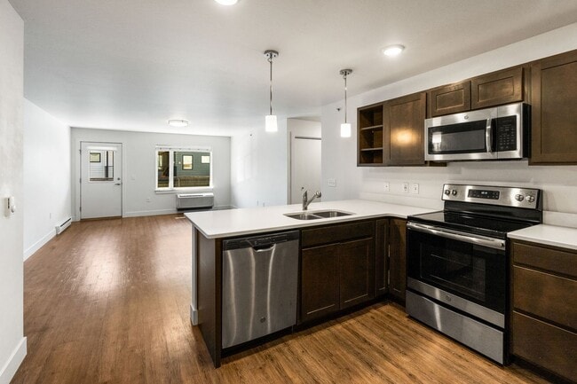 Building Photo - Explorer Units-2 Bedroom 1 Bathroom *Rent ...