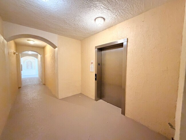 Building Photo - 12960 Positano Cir