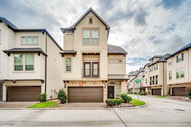 Building Photo - 2710 Shadybrook Meadow Dr