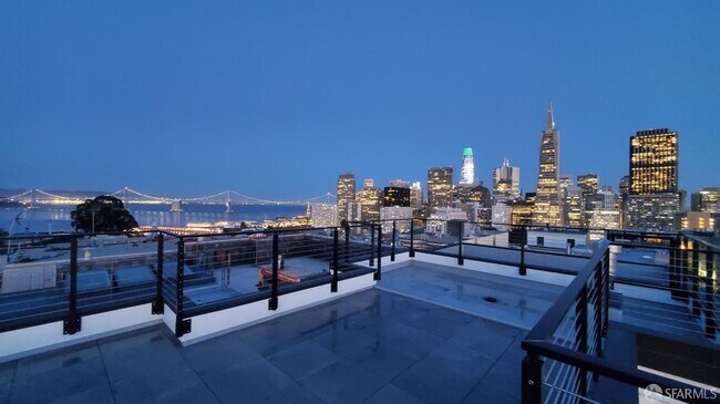 Building Photo - 312 Green St