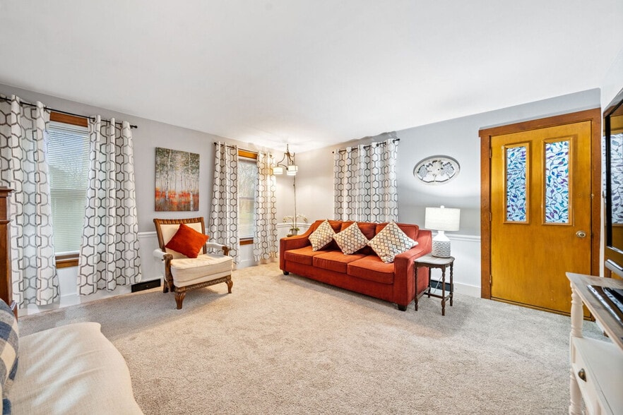 Building Photo - 406 Liberty St