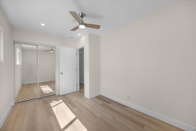 Building Photo - 3537 Delta Ave