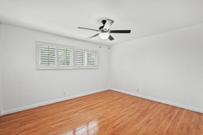 Building Photo - Beautifully Renovated 3BR/2BA Single-Story...