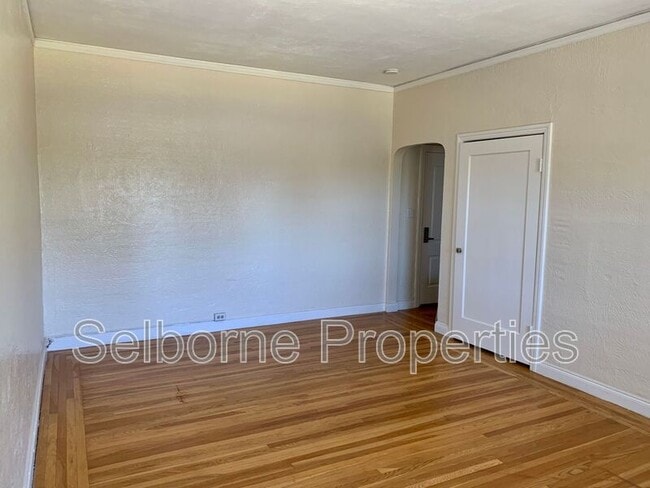 Building Photo - 507 Forest St